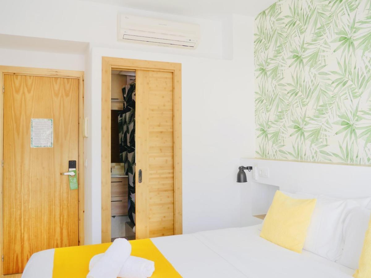 Nanit Rooms Ibiza Hostal Santa Eularia des Riu Exterior photo